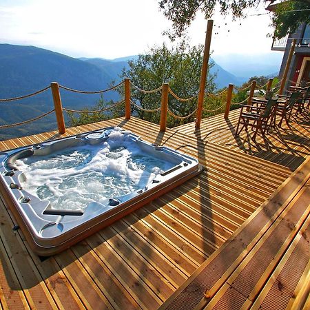 Almondhouse Suites With Fireplace - Adults Only Arachova Exterior photo