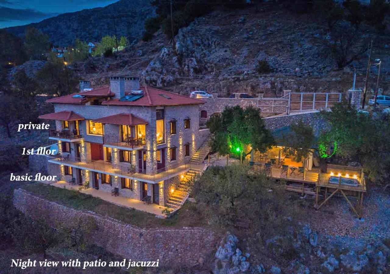 Almondhouse Suites With Fireplace - Adults Only Arachova Exterior photo