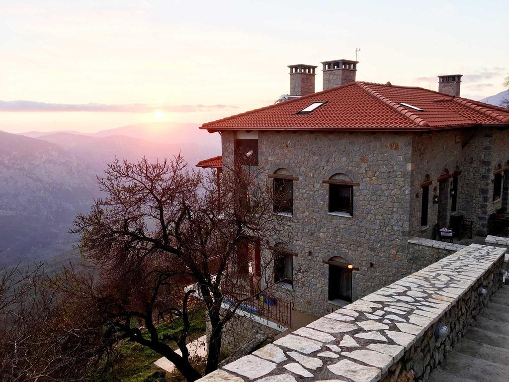 Almondhouse Suites With Fireplace - Adults Only Arachova Exterior photo