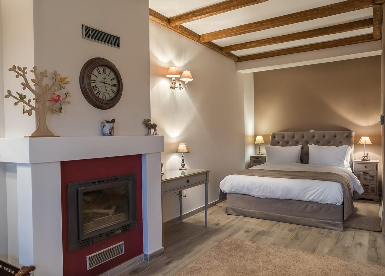 Almondhouse Suites With Fireplace - Adults Only Arachova Exterior photo