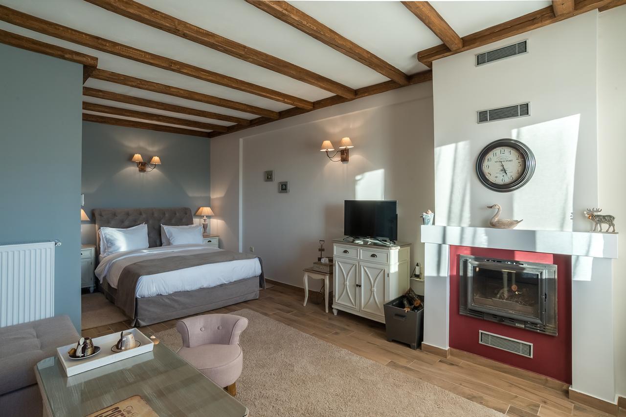 Almondhouse Suites With Fireplace - Adults Only Arachova Exterior photo
