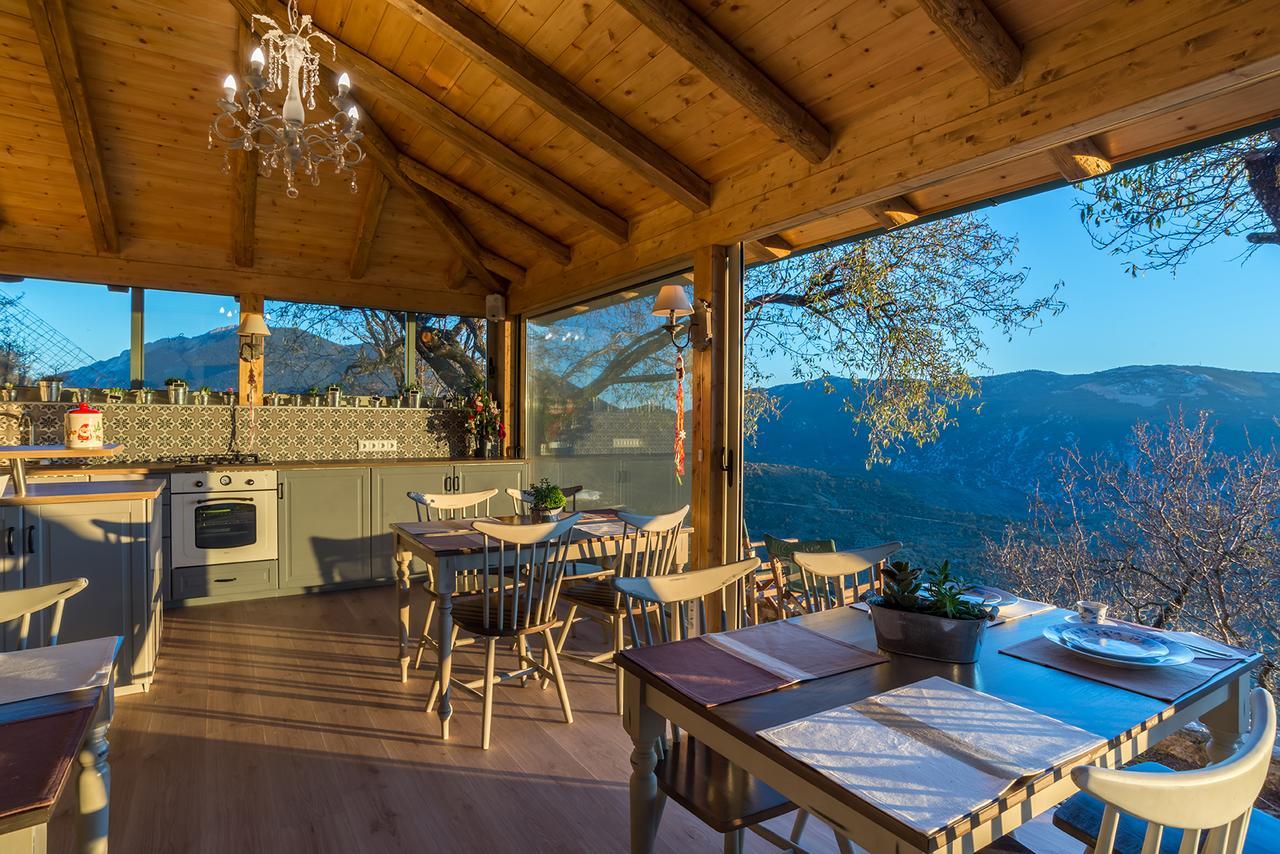 Almondhouse Suites With Fireplace - Adults Only Arachova Exterior photo
