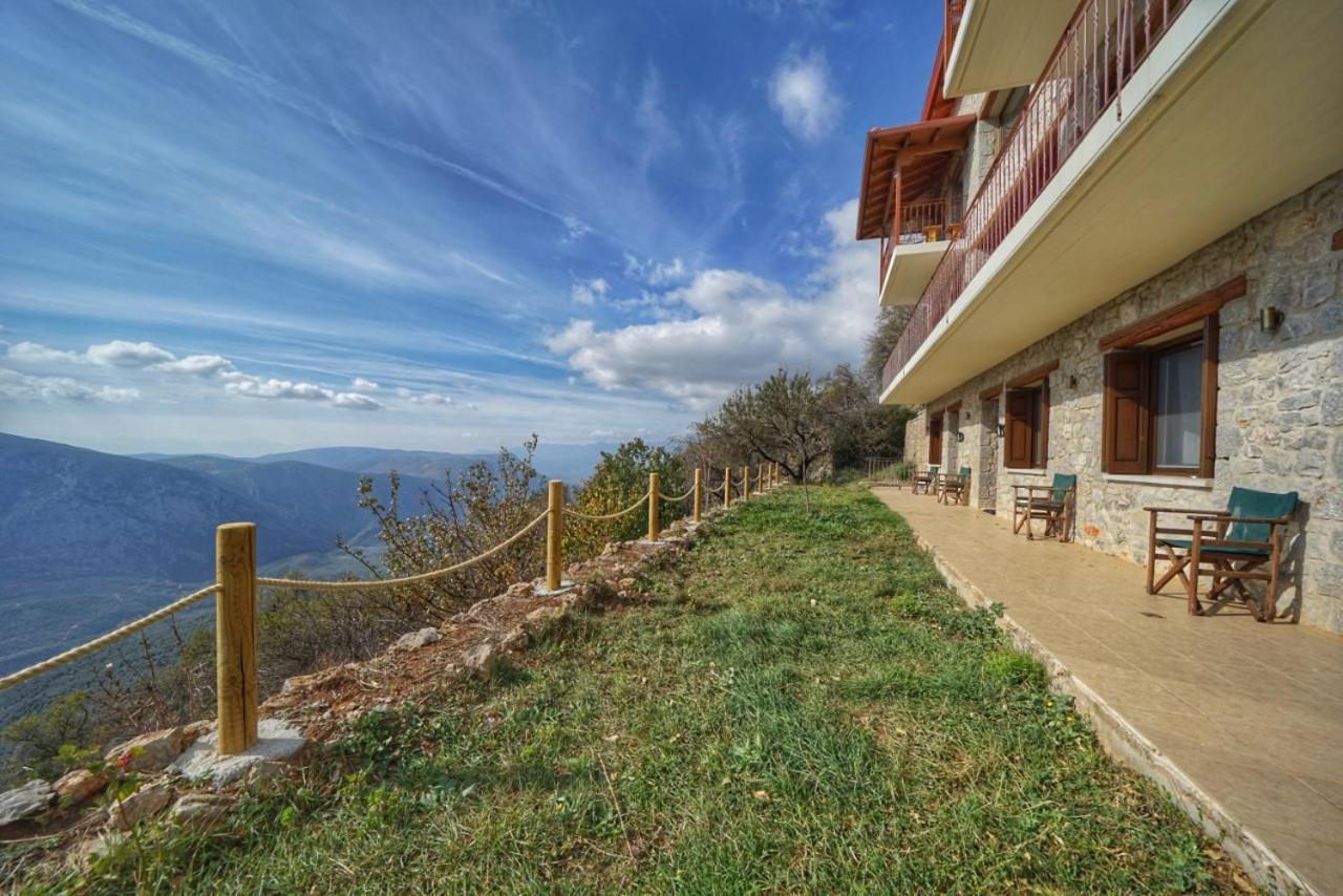 Almondhouse Suites With Fireplace - Adults Only Arachova Exterior photo