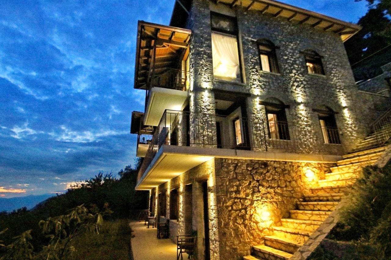 Almondhouse Suites With Fireplace - Adults Only Arachova Exterior photo